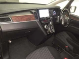 2019 Mitsubishi Delica D:5 4WD P Sedan for sale, Japanese used car export - photo 4 of 12 | GULJI TRADERS