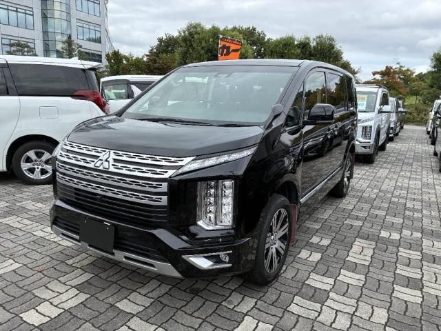 2019 Mitsubishi Delica D:5 G Sedan for sale, Japanese used car export - photo 1 of 9 | GULJI TRADERS