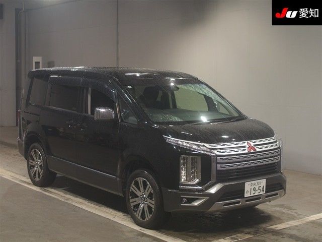 2019 Mitsubishi Delica D:5 4WD Sedan for sale, Japanese used car export - photo 1 of 9 | GULJI TRADERS