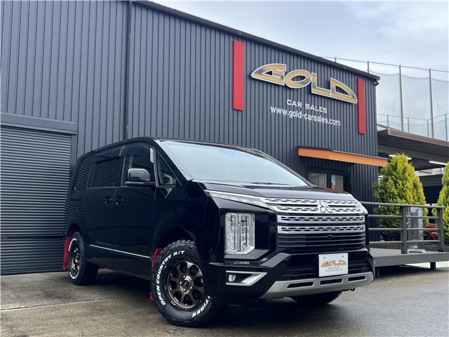 2020 Mitsubishi Delica D:5 2.2 G Diesel Turbo 4WD Sedan for sale, Japanese used car export - photo 1 of 69 | GULJI TRADERS