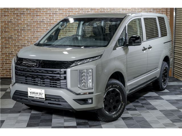 2020 Mitsubishi Delica D:5 4WD Sedan for sale, Japanese used car export - photo 1 of 54 | GULJI TRADERS