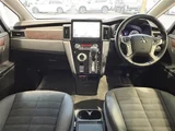 2021 Mitsubishi Delica D:5 4WD Sedan for sale, Japanese used car export - photo 3 of 24 | GULJI TRADERS