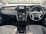 2022 Mitsubishi Delica D:5 P 4WD Sedan for sale, Japanese used car export - photo 5 of 24 | GULJI TRADERS