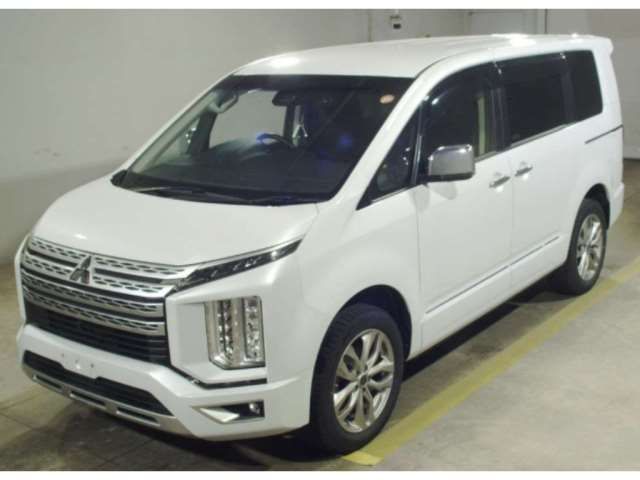 2022 Mitsubishi Delica D:5 P 4WD Sedan for sale, Japanese used car export - photo 1 of 3 | GULJI TRADERS