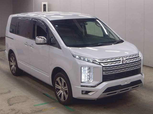 2022 Mitsubishi Delica D:5 P Sedan for sale, Japanese used car export - photo 1 of 3 | GULJI TRADERS