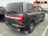 2022 Mitsubishi Delica D:5 4WD P Sedan for sale, Japanese used car export - photo 6 of 12 | GULJI TRADERS