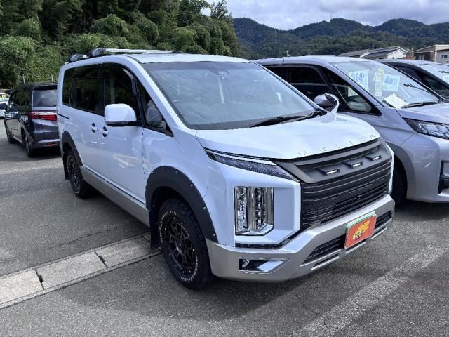 2022 Mitsubishi Delica D:5 G Sedan for sale, Japanese used car export - photo 1 of 9 | GULJI TRADERS