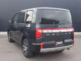 2023 Mitsubishi Delica D:5 2.2 P Diesel Turbo 4WD Sedan for sale, Japanese used car export - photo 18 of 53 | GULJI TRADERS