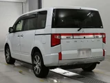 2023 Mitsubishi Delica D:5 P 4WD Sedan for sale, Japanese used car export - photo 6 of 12 | GULJI TRADERS