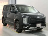2023 Mitsubishi Delica D:5 4WD Sedan for sale, Japanese used car export - photo 5 of 12 | GULJI TRADERS