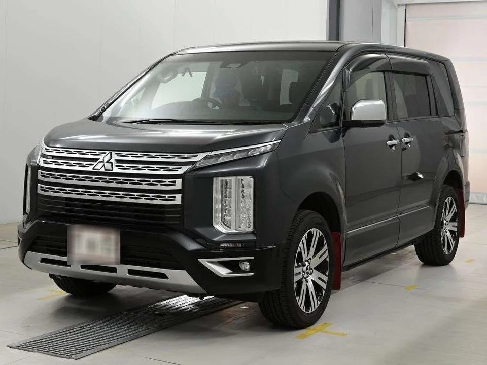 2023 Mitsubishi Delica D:5 P 4WD - photo 1 2023 Mitsubishi Delica D:5 P 4WD Sedan for sale, Japanese used car export - photo 1 of 12 | GULJI TRADERS
