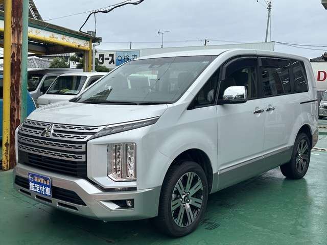 2024 Mitsubishi Delica D:5 2.2 P Diesel Turbo 4WD Sedan for sale, Japanese used car export - photo 1 of 35 | GULJI TRADERS