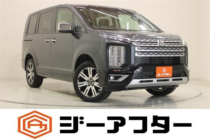 2024 Mitsubishi Delica D:5 2.2 P 4WD Sedan for sale, Japanese used car export - photo 1 of 30 | GULJI TRADERS