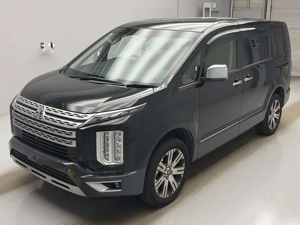 2024 Mitsubishi Delica D:5 P 4WD Sedan for sale, Japanese used car export - photo 1 of 2 | GULJI TRADERS