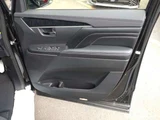 2025 Mitsubishi Delica D:5 2.2 Diesel Turbo 4WD Sedan for sale, Japanese used car export - photo 21 of 35 | GULJI TRADERS