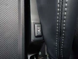 2025 Mitsubishi Delica D:5 2.2 Diesel Turbo 4WD Sedan for sale, Japanese used car export - photo 17 of 48 | GULJI TRADERS