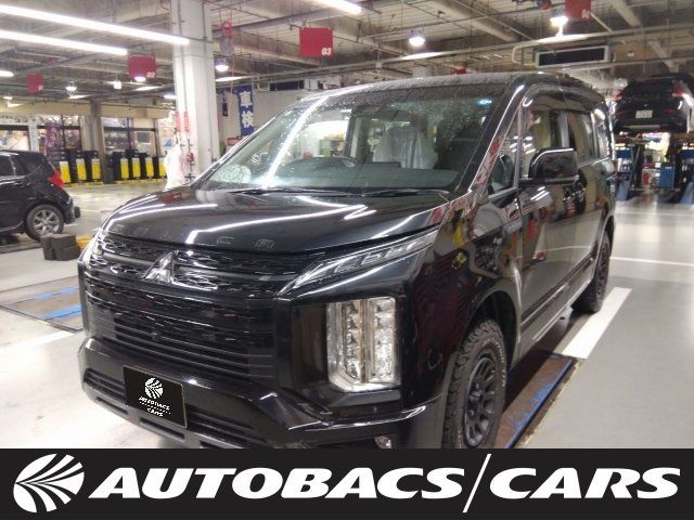2025 Mitsubishi Delica D:5 4WD Sedan for sale, Japanese used car export - photo 1 of 3 | GULJI TRADERS