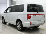2025 Mitsubishi Delica D:5 P 4WD Sedan for sale, Japanese used car export - photo 6 of 12 | GULJI TRADERS