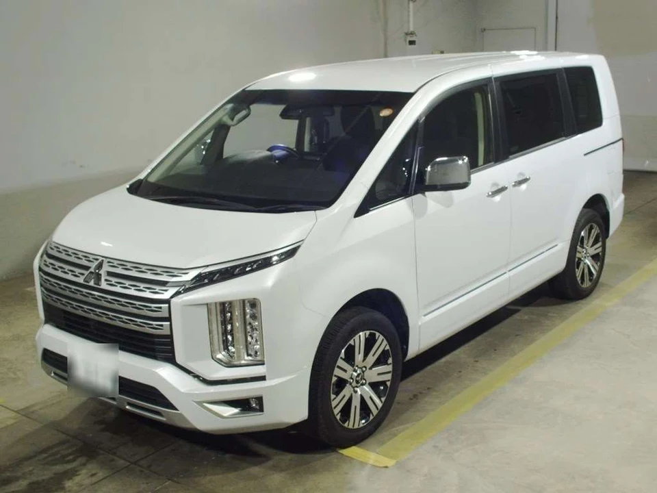 2025 Mitsubishi Delica D:5 P 4WD - photo 1 2025 Mitsubishi Delica D:5 P 4WD Sedan for sale, Japanese used car export - photo 1 of 2 | GULJI TRADERS