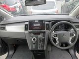 2026 Mitsubishi Delica D:5 2.2 P 4WD Sedan for sale, Japanese used car export - photo 2 of 30 | GULJI TRADERS