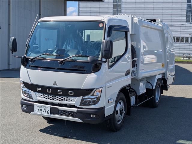 2026 Mitsubishi Fuso Canter White Truck for sale, Japanese used car export | GULJI TRADERS