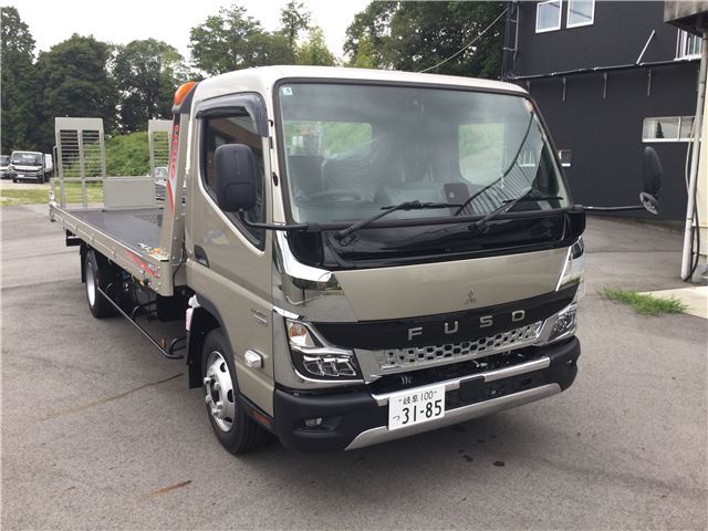 2026 Mitsubishi Fuso Canter - photo 1 2026 Mitsubishi Fuso Canter Silver Truck for sale, Japanese used car export | GULJI TRADERS