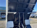 2026 Mitsubishi Fuso Canter *3t load capacity* Fully low-floor* Reinforced dump truck (Shinmeiwa)* White Truck for sale, Japanese used car export - photo 38 of 57 | GULJI TRADERS