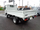 2026 Mitsubishi Fuso Canter 2-ton flatbed low-floor truck White Truck for sale, Japanese used car export - photo 17 of 20 | GULJI TRADERS