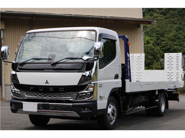 2026 Mitsubishi Fuso Canter White Truck for sale, Japanese used car export | GULJI TRADERS