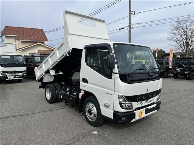 2026 Mitsubishi Fuso Canter White Truck for sale, Japanese used car export | GULJI TRADERS