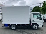 2026 Mitsubishi Fuso Canter 2-ton short-wheelbase refrigerated/frozen vehicle White Truck for sale, Japanese used car export - photo 4 of 30 | GULJI TRADERS