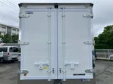 2026 Mitsubishi Fuso Canter 2-ton short-wheelbase refrigerated/frozen vehicle White Truck for sale, Japanese used car export - photo 9 of 30 | GULJI TRADERS
