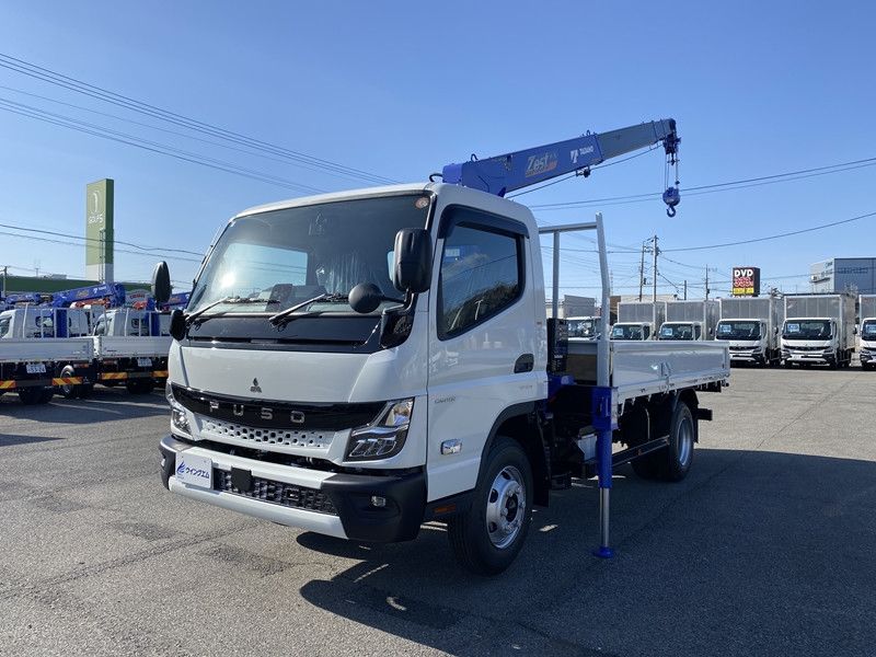 2026 Mitsubishi Fuso Canter 2WD White Truck for sale, Japanese used car export - photo 1 of 21 | GULJI TRADERS