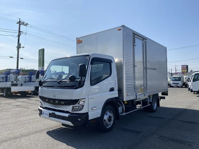 2026 Mitsubishi Fuso Canter Power tailgate, side doors, 2WD - photo 1 2026 Mitsubishi Fuso Canter Power tailgate, side doors, 2WD White Truck for sale, Japanese used car export | GULJI TRADERS