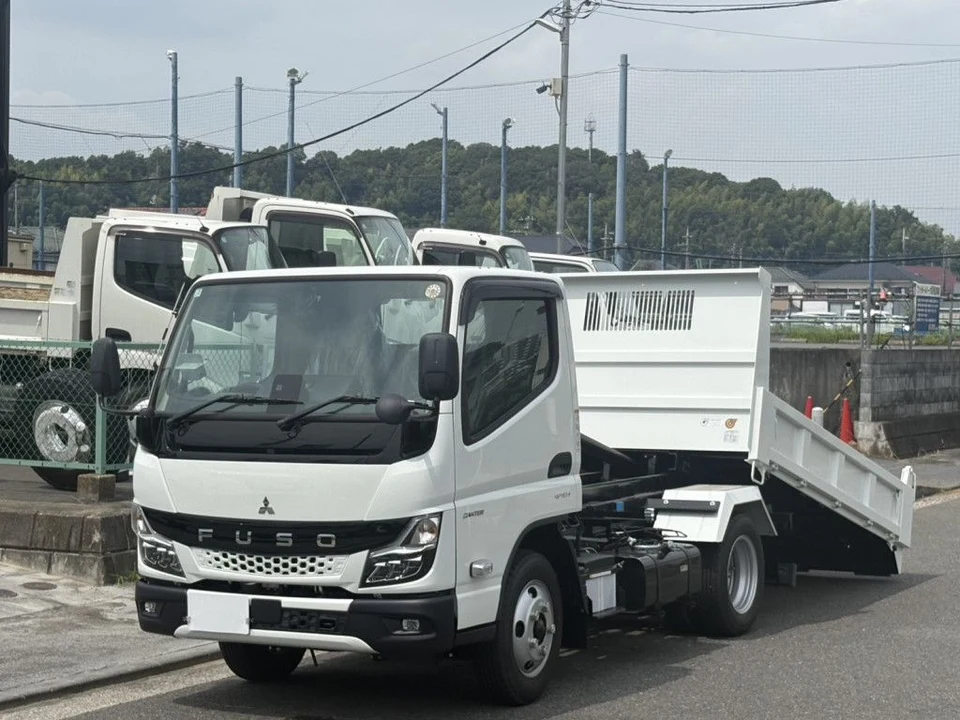 2026 Mitsubishi Fuso Canter 2WD - photo 1 2026 Mitsubishi Fuso Canter 2WD White Truck for sale, Japanese used car export - photo 1 of 24 | GULJI TRADERS