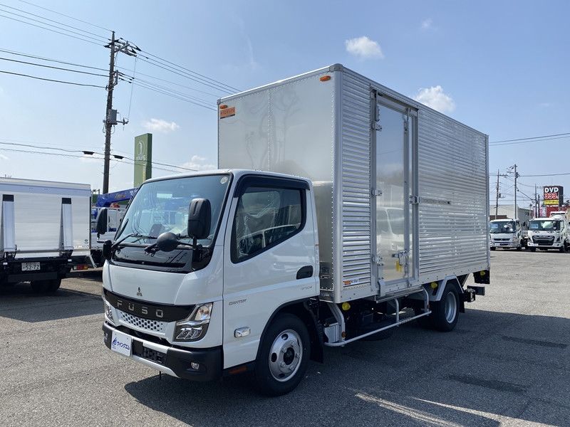 2026 Mitsubishi Fuso Canter 2WD White Truck for sale, Japanese used car export - photo 1 of 21 | GULJI TRADERS