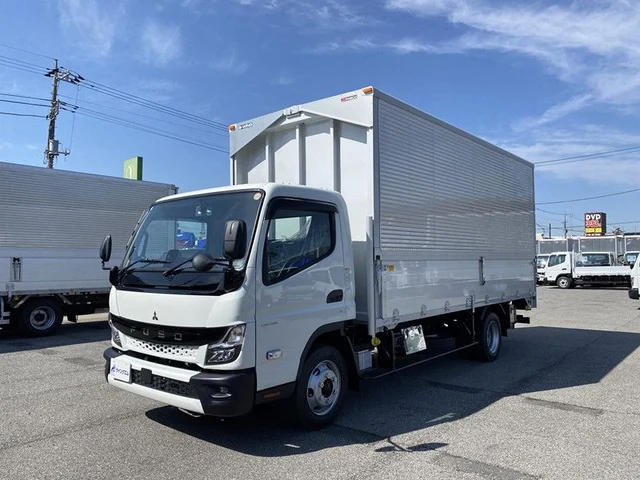 2026 Mitsubishi Fuso Canter 2WD White Truck for sale, Japanese used car export | GULJI TRADERS