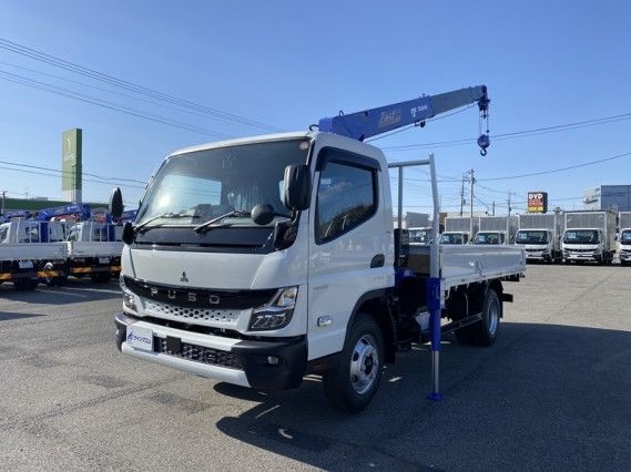 2026 Mitsubishi Fuso Canter White Truck for sale, Japanese used car export | GULJI TRADERS