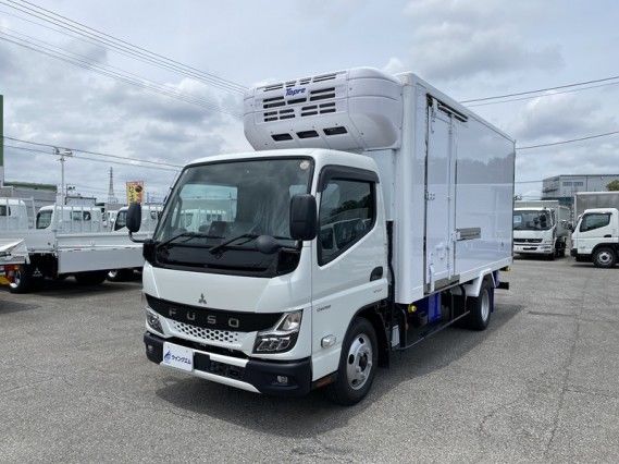 2026 Mitsubishi Fuso Canter White Truck for sale, Japanese used car export | GULJI TRADERS
