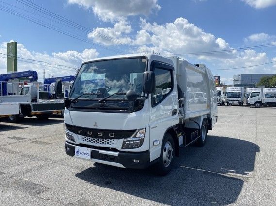 2026 Mitsubishi Fuso Canter - photo 1 2026 Mitsubishi Fuso Canter White Truck for sale, Japanese used car export - photo 1 of 8 | GULJI TRADERS
