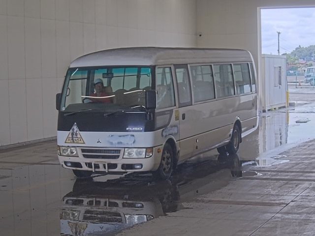 2008 Mitsubishi Fuso Rosa - photo 1 2008 Mitsubishi Fuso Rosa Truck for sale, Japanese used car export - photo 1 of 2 | GULJI TRADERS