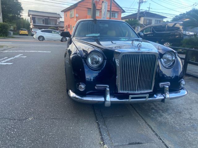 2000 Mitsuoka Galue II Sedan for sale, Japanese used car export | GULJI TRADERS