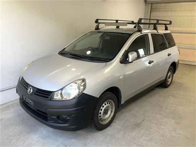2015 Nissan AD 4WD VE Sedan for sale, Japanese used car export - photo 1 of 4 | GULJI TRADERS