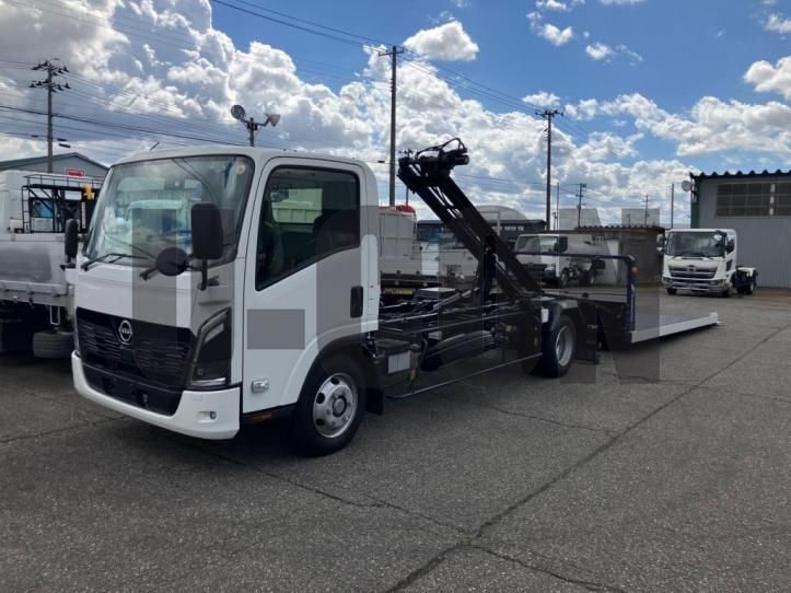 2025 Nissan Atlas Truck for sale, Japanese used car export - photo 1 of 21 | GULJI TRADERS