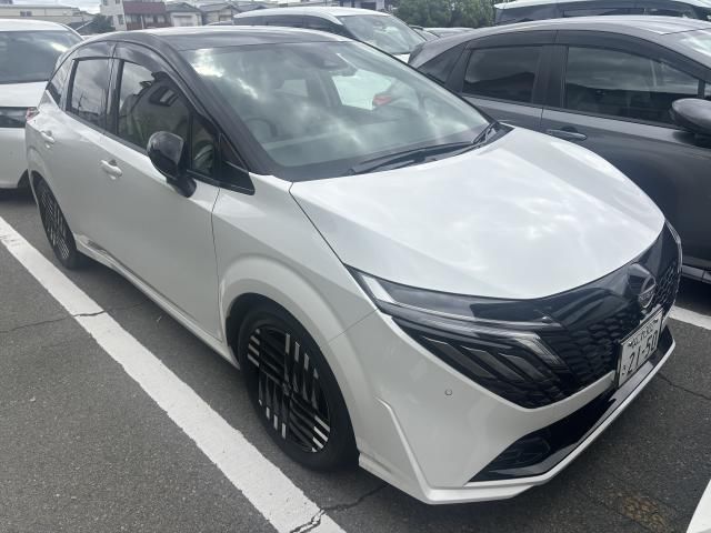2024 Nissan Aura G - photo 1 2024 Nissan Aura G Sedan for sale, Japanese used car export - photo 1 of 3 | GULJI TRADERS