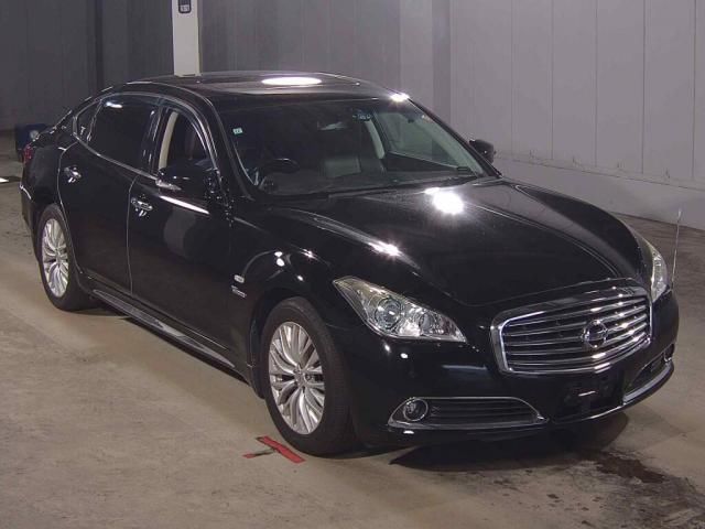 2015 Nissan Cima Hybrid VIP - photo 1 2015 Nissan Cima Hybrid VIP Sedan for sale, Japanese used car export - photo 1 of 6 | GULJI TRADERS
