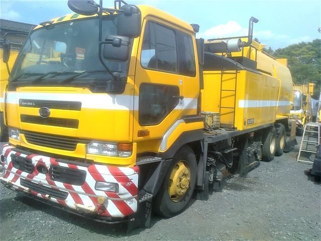 2002 Nissan Diesel BIG Thumb high speed road sweeper road sweeper Yellow Truck for sale, Japanese used car export | GULJI TRADERS