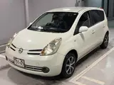 2007 Nissan Note 15M KAGAYAKI Edition Pearl Van for sale, Japanese used car export - photo 4 of 10 | GULJI TRADERS
