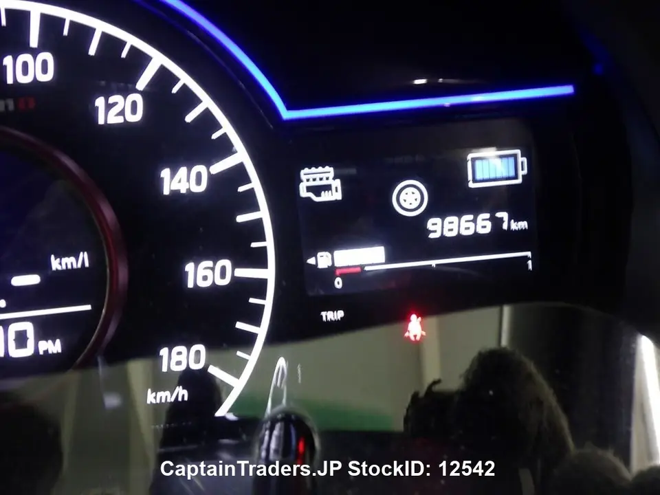 2018 Nissan Note - photo 1 2018 Nissan Note Pearl white Van for sale, Japanese used car export - photo 1 of 6 | GULJI TRADERS