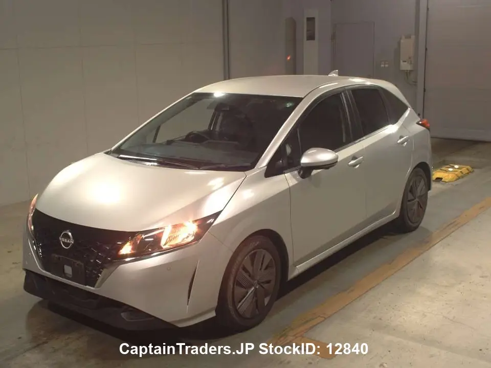 2022 Nissan Note - photo 1 2022 Nissan Note Silver Van for sale, Japanese used car export - photo 1 of 22 | GULJI TRADERS